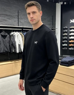 ARC Small Chest Logo Long Sleeve / Black