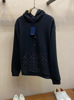 LV Reflective Embossed Monogram Sweatshirt / Black