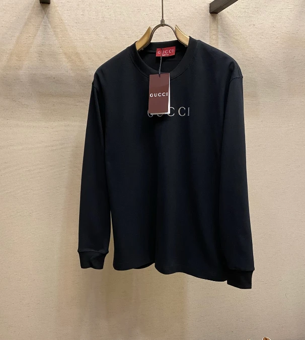GUC Silver Lettering Top / Black - image