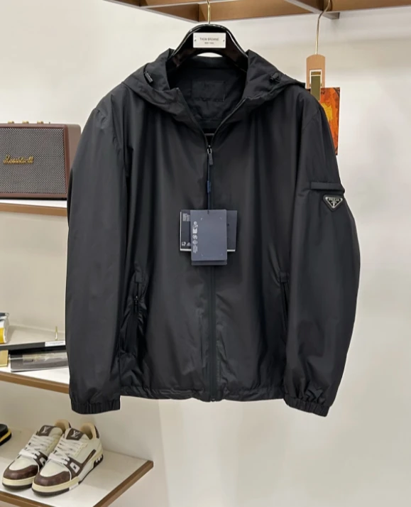 PRA Triangle Sleeve Logo Hooded Jacket / Black - image