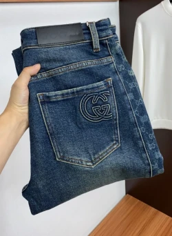 GUC GG Embroidered Straight Leg Jeans / Blue