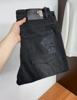 VER Tonal Medusa Jeans / Black