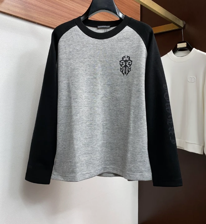 CH Raglan Sleeve Logo Top / Grey & Black - image