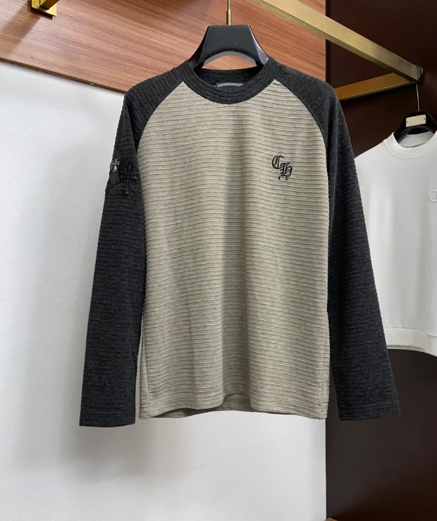 CH Raglan Sleeve Logo Top / Beige & Black - image