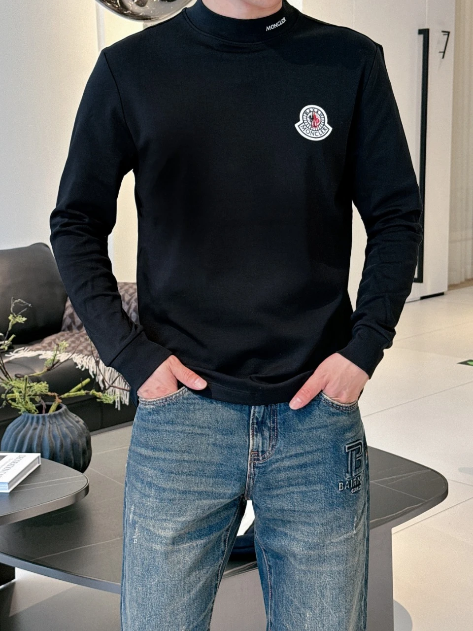 MON Round Logo Crewneck Top / Multiple Colors - image
