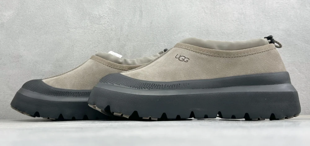 UGG Tasman Weather Hybrid 1144096-SMKPL / Beige & Black Sole - image