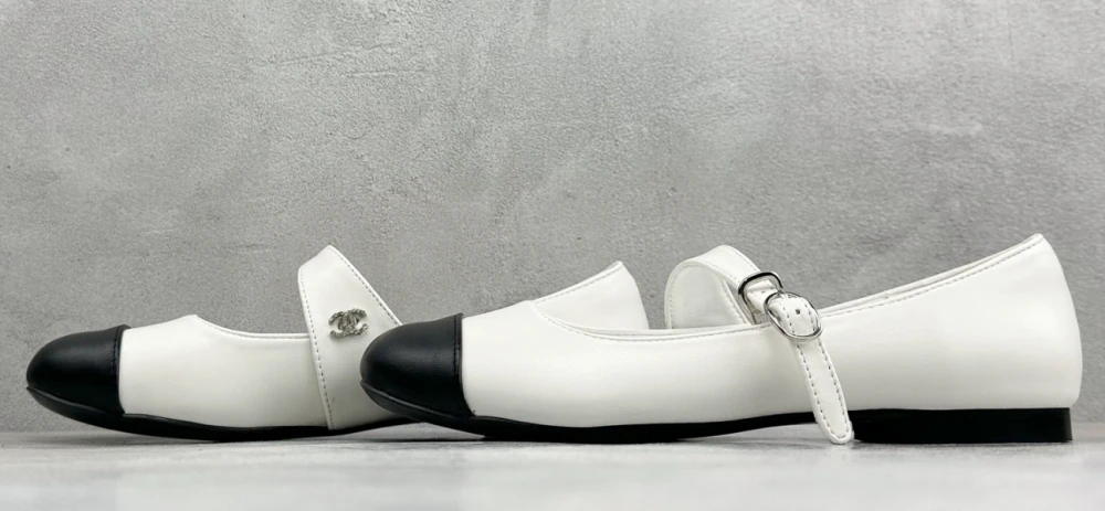 CHA Contrast Toe Strap Ballerinas / White & Black - image