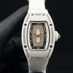 RM RM07-01 / White