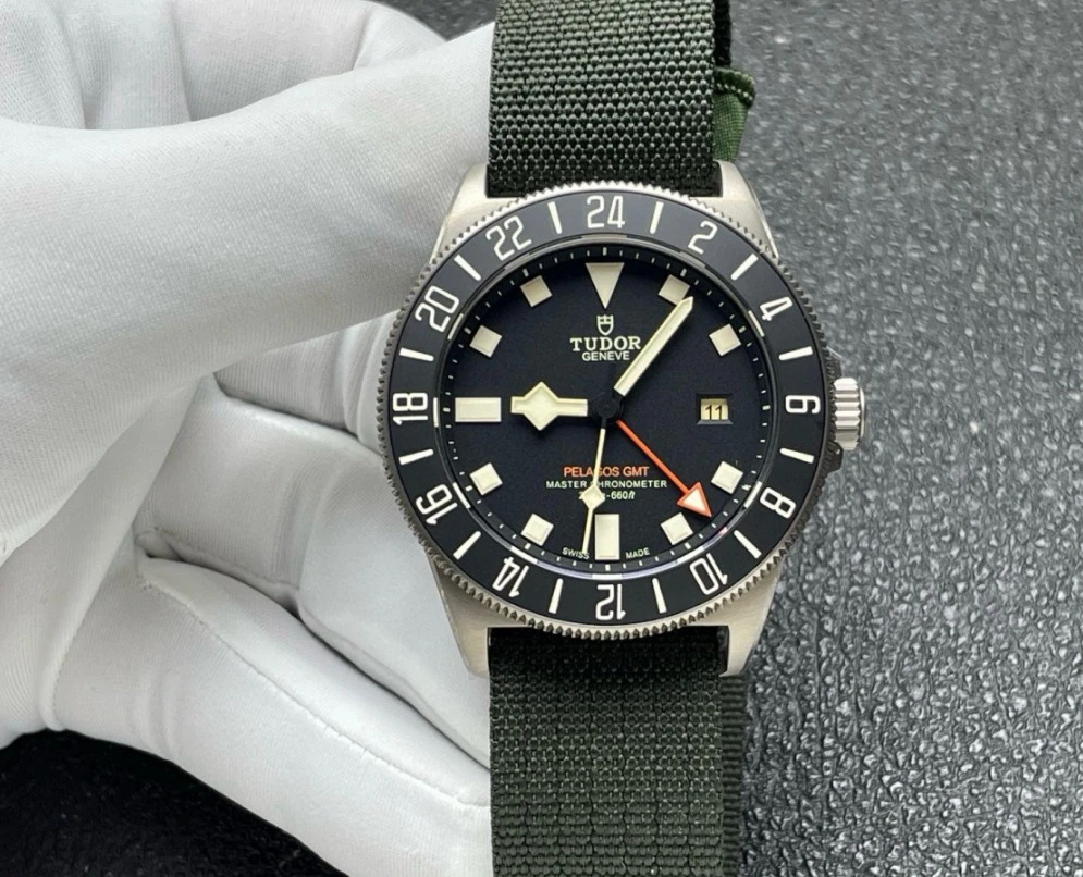 TDR Pelagos FXD GMT / Black Green - image