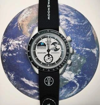 SW MoonSwatch Earthphase / Grey Black - image
