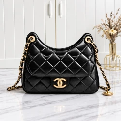 CHA Quilted Curved Shoulder Bag / Black