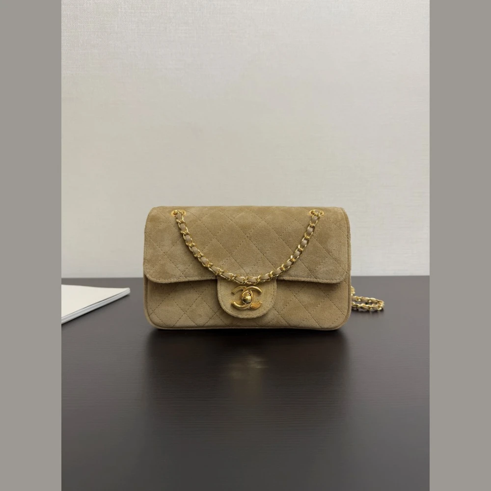 CHA CC Turn-Lock Flap Bag / Beige - image
