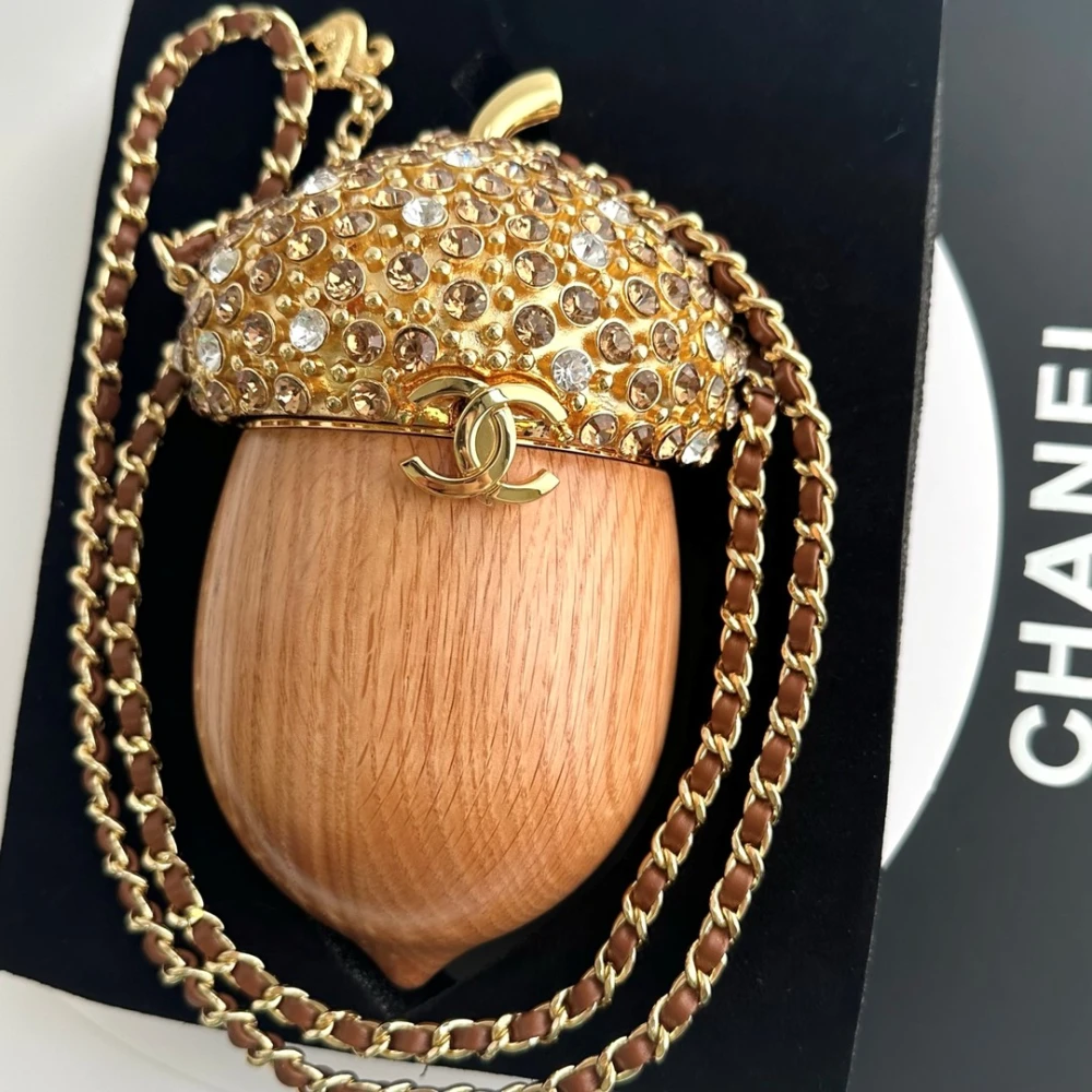 CHA Crystal Acorn Minaudiere / Gold - image