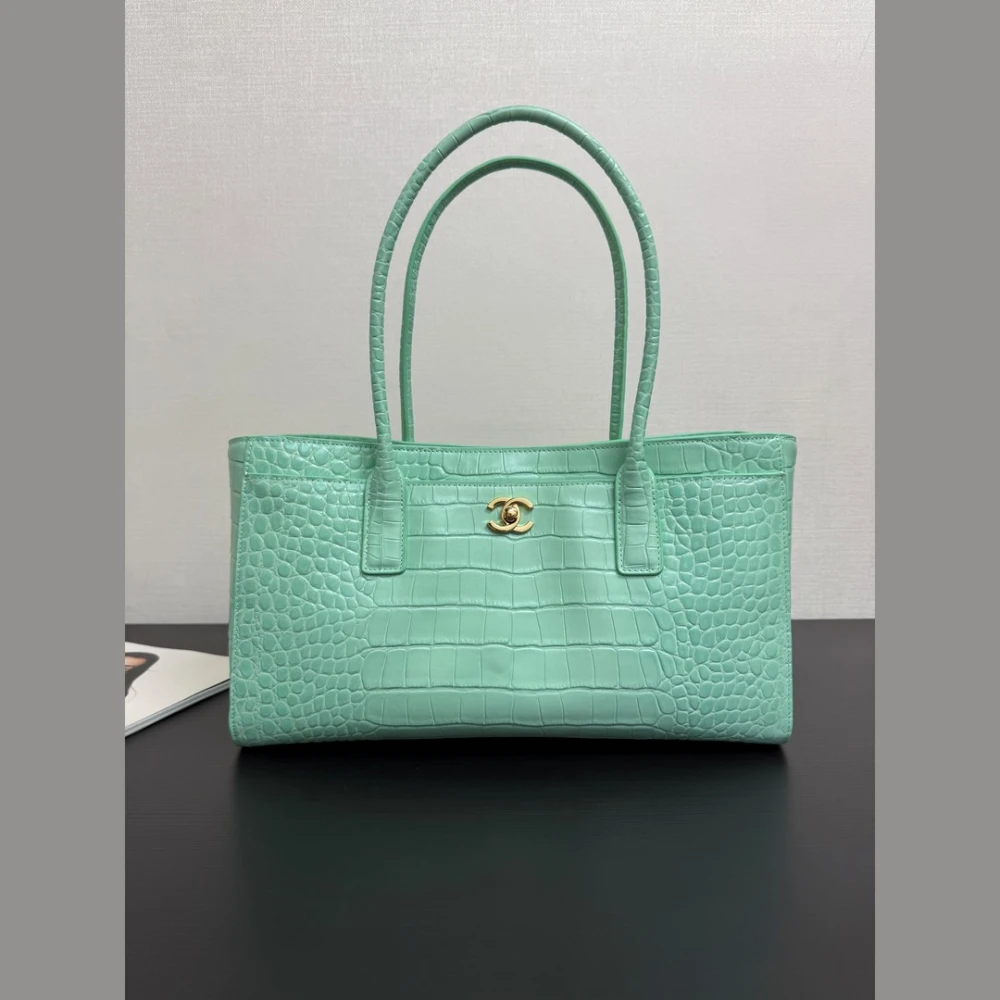 CHA Croc-Embossed East-West Tote Bag / Mint - image