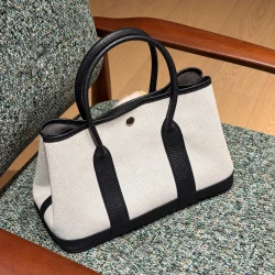 Hrms / Garden Party 30 Canvas / Cream Black