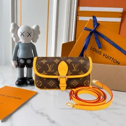 LV / Buckle Crossbody Mini / Monogram Brown