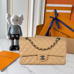 CC / Classic Caviar Flap Silver Hardware / Beige