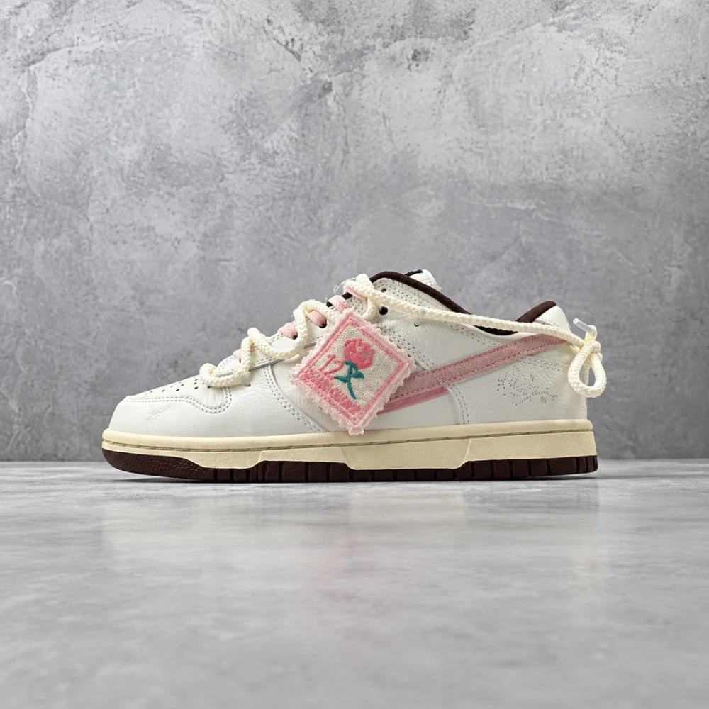 Nike / Dunk Pink Butterfly / Cream Pink - image
