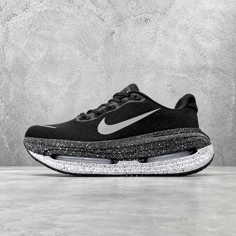 Nike / Vomero Premium / Black Silver - image