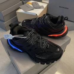 Balenciaga Track – LED