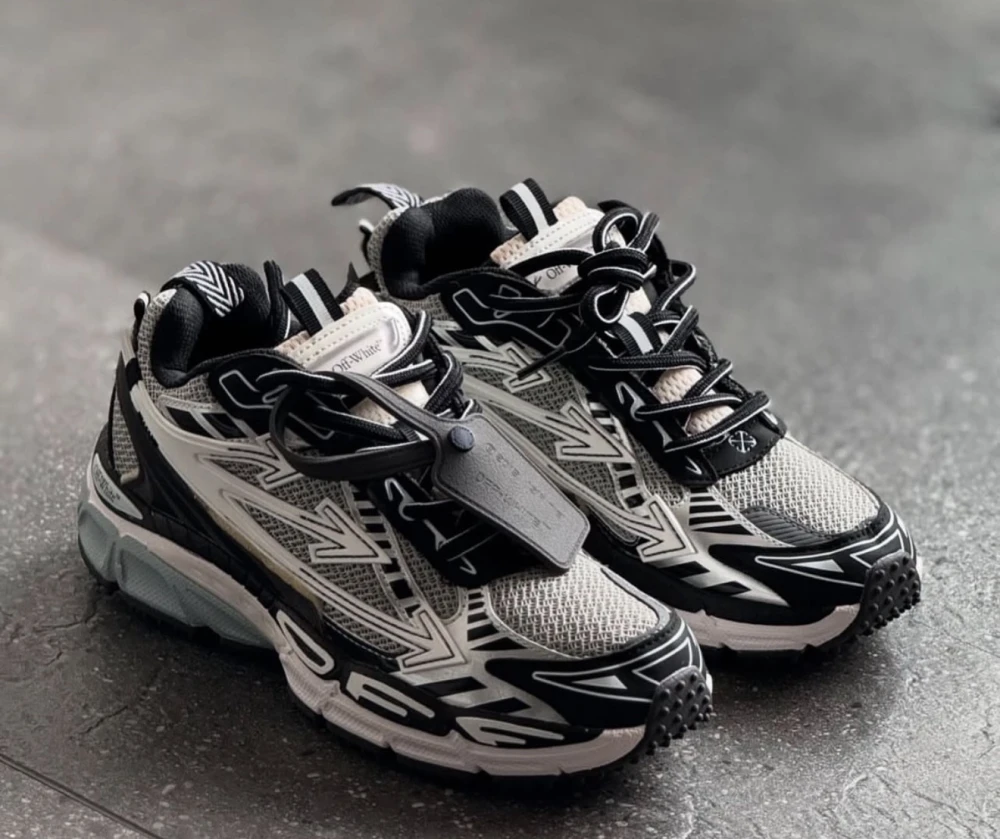 Off-White "Be Right Back&White - image