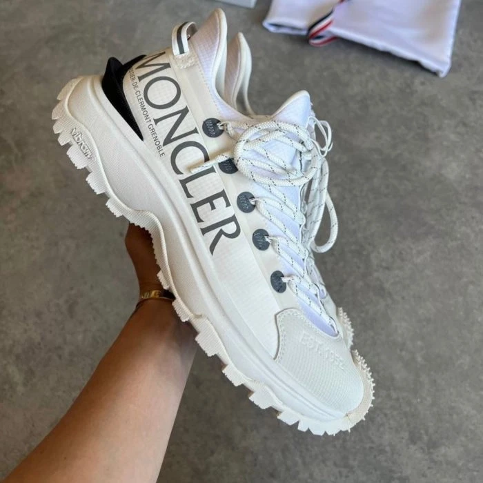 Moncler Trailgrip - White - image