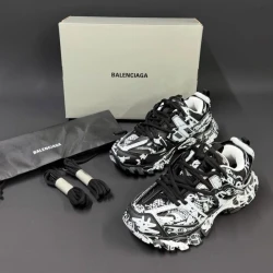 Balenciaga Track – Graffit