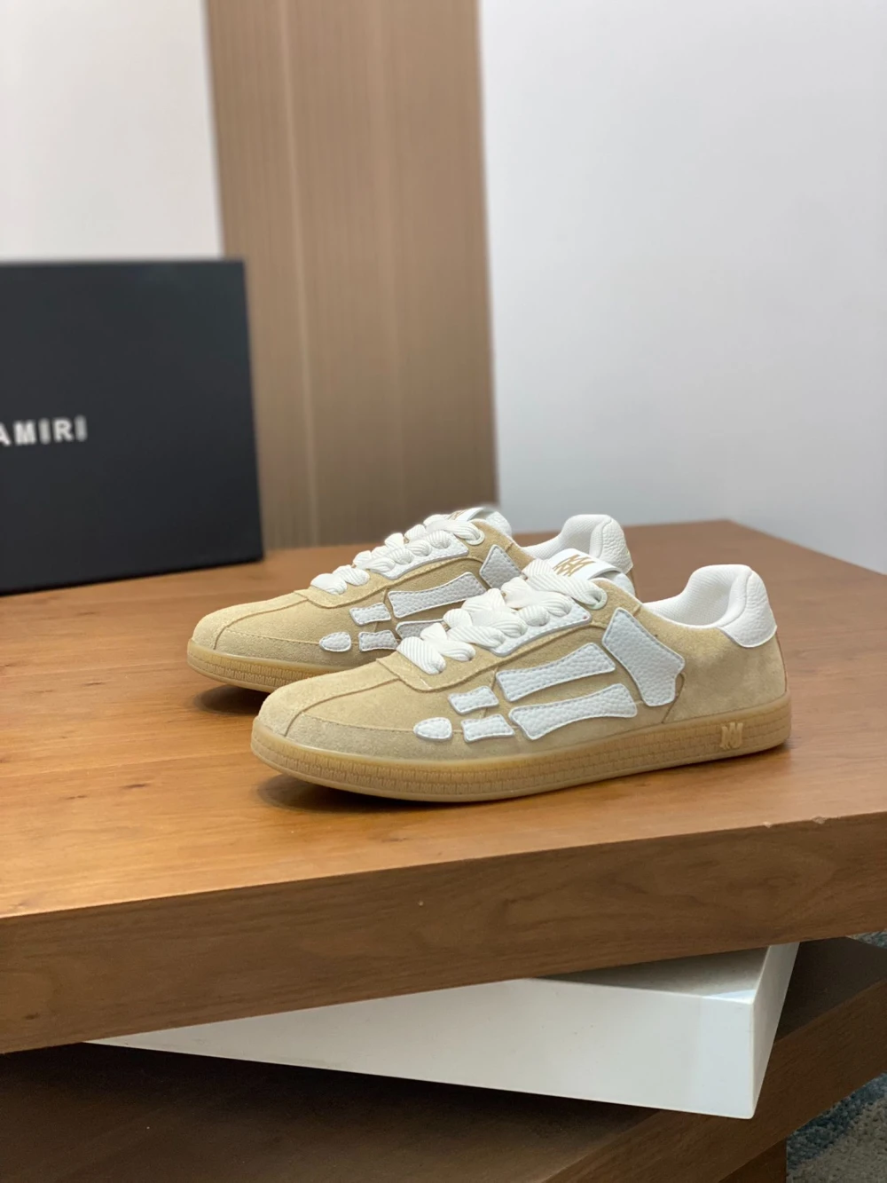 Amiri Skel Top Low Suede Beige - image