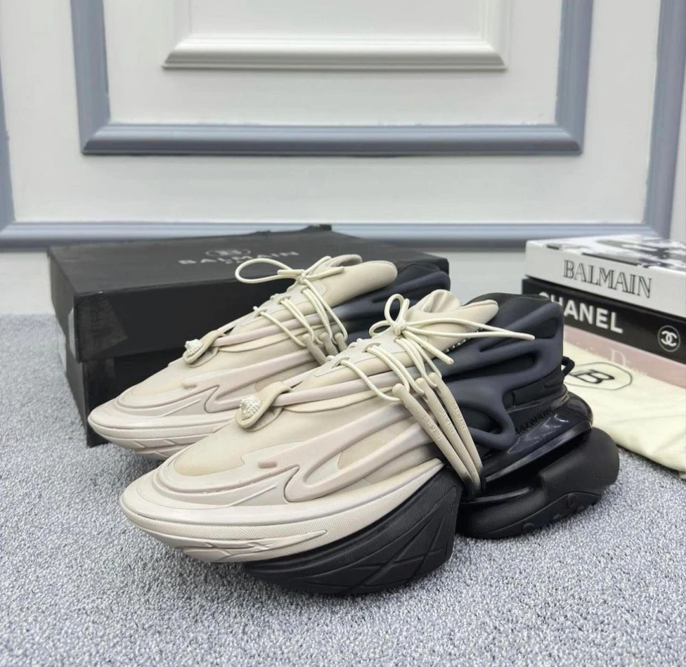 Balmain Unicorn Low-Top Sneaker "Beige/Black" - image