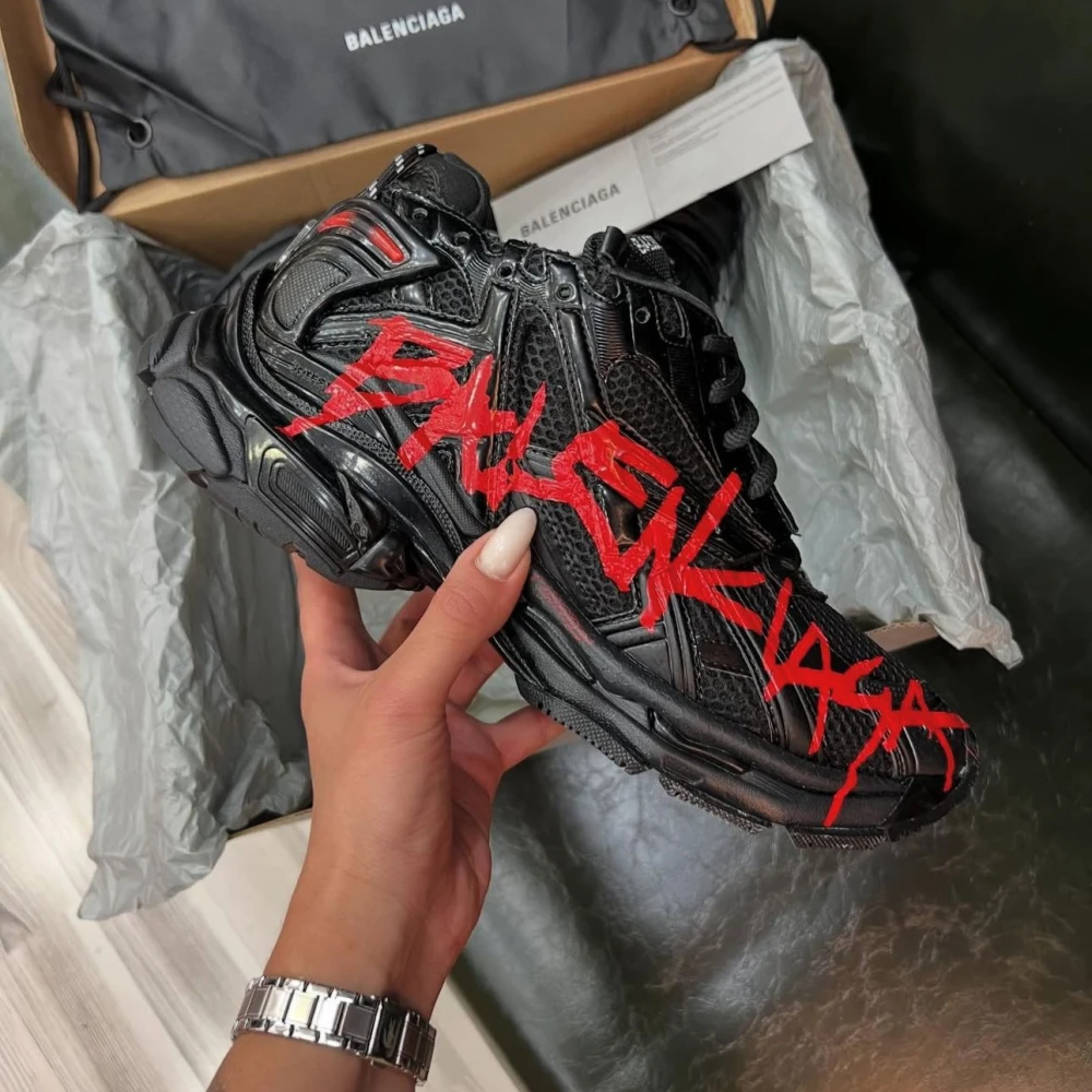 Balenciaga Runner Graffiti "Black/Red" - image