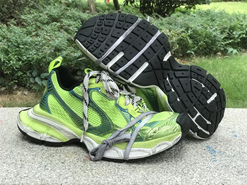 Balenciaga 3XL - Lime/Black - image
