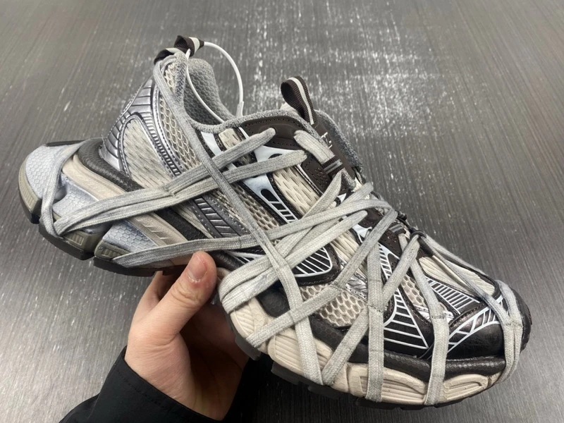 Balenciaga 3XL - Black/Tan - image