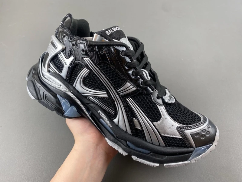 Balenciaga Runner 7.5 - Black - image