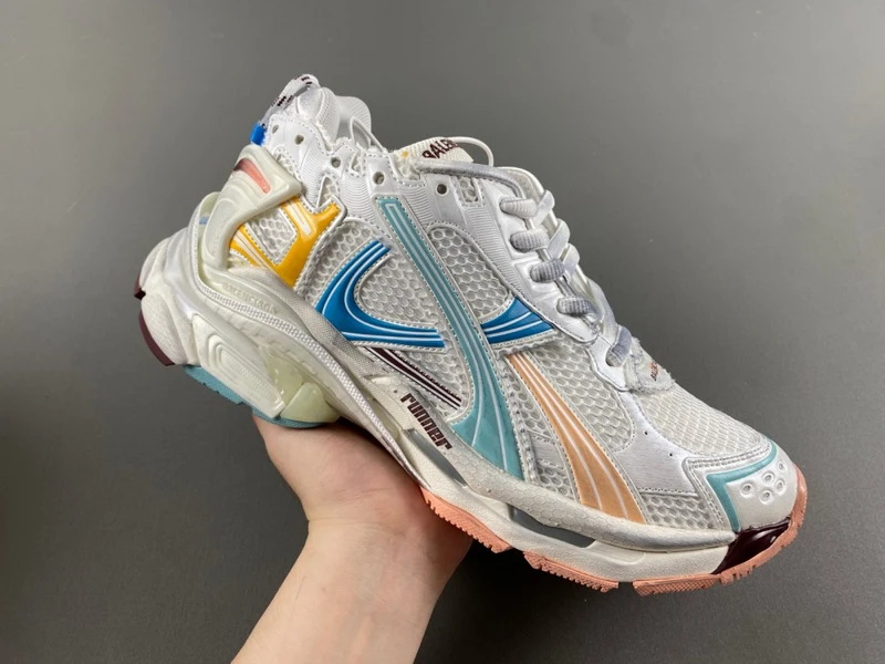 Balenciaga Runner - Grey/Tan - image