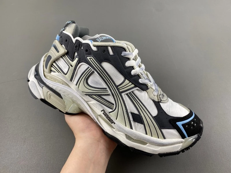 Balenciaga Runner - Black/Dark Green - image