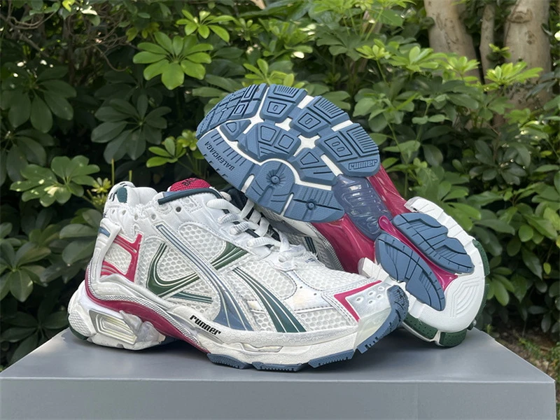 Balenciaga Runner - Grey/Dark Grey - image