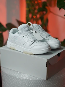 Off-White Training Low - Triple White