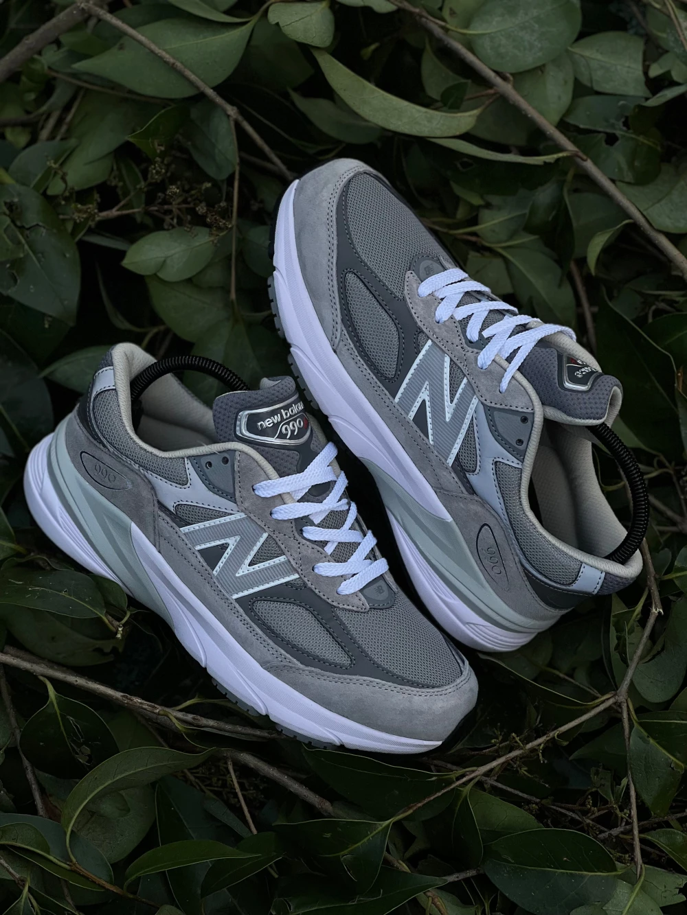 New Balance 990 V6 - Grey - image