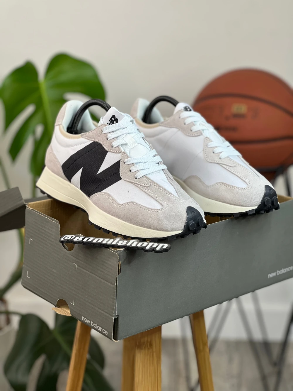 New Balance 327 - Sea Salt Black - image