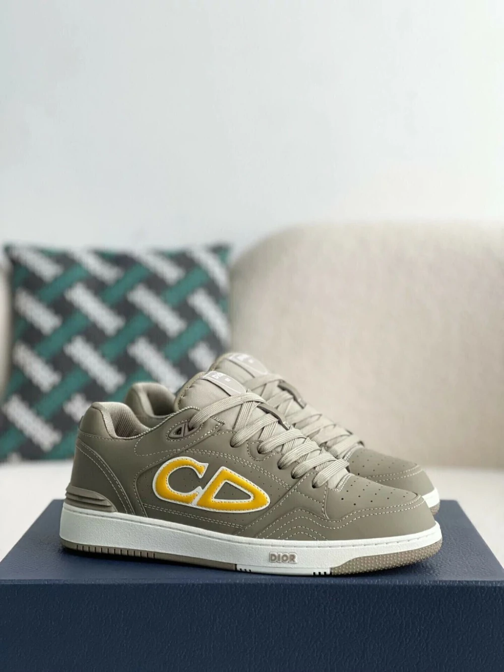 Dior B57 / Light Grey / Brown / Charcoal - image