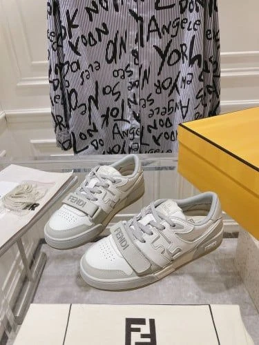 Fendi Match "White/Light Gray" - image