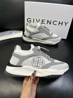 Givenchy Sneaker #109