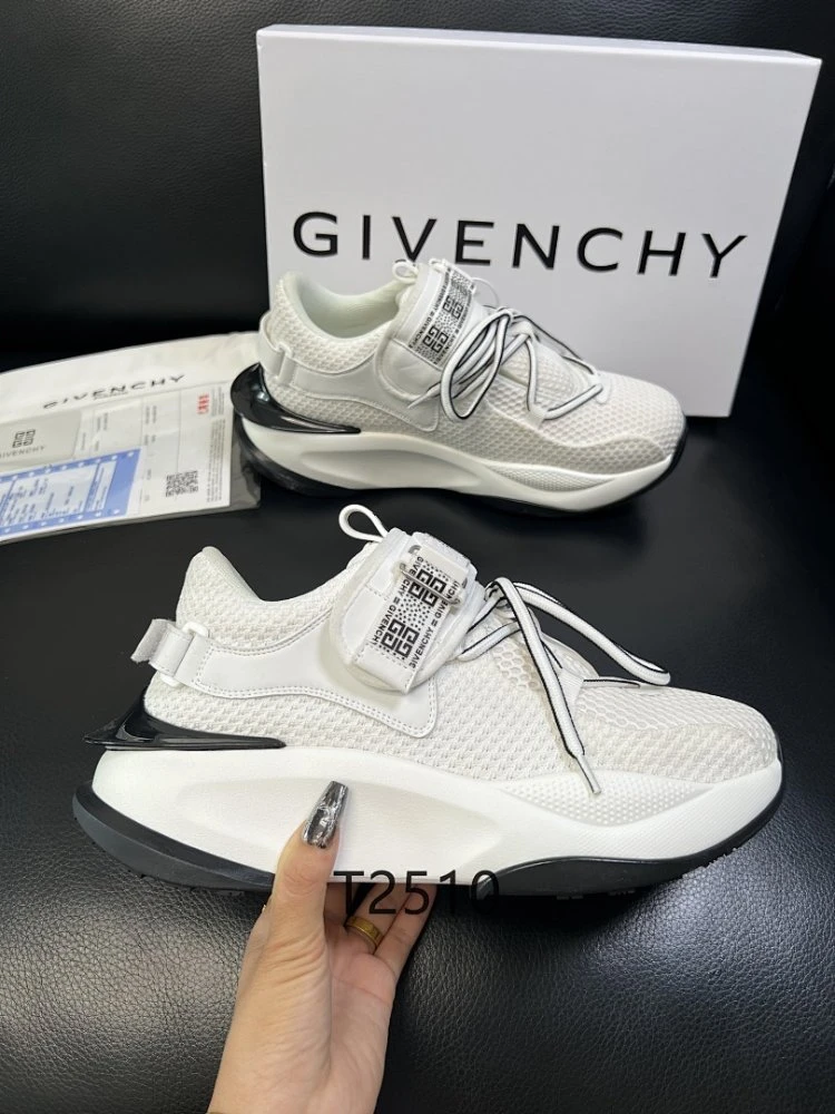 Givenchy Sneaker #111 - image