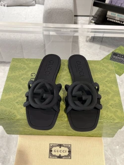 GG Interlocking G Rubber Slide - Black