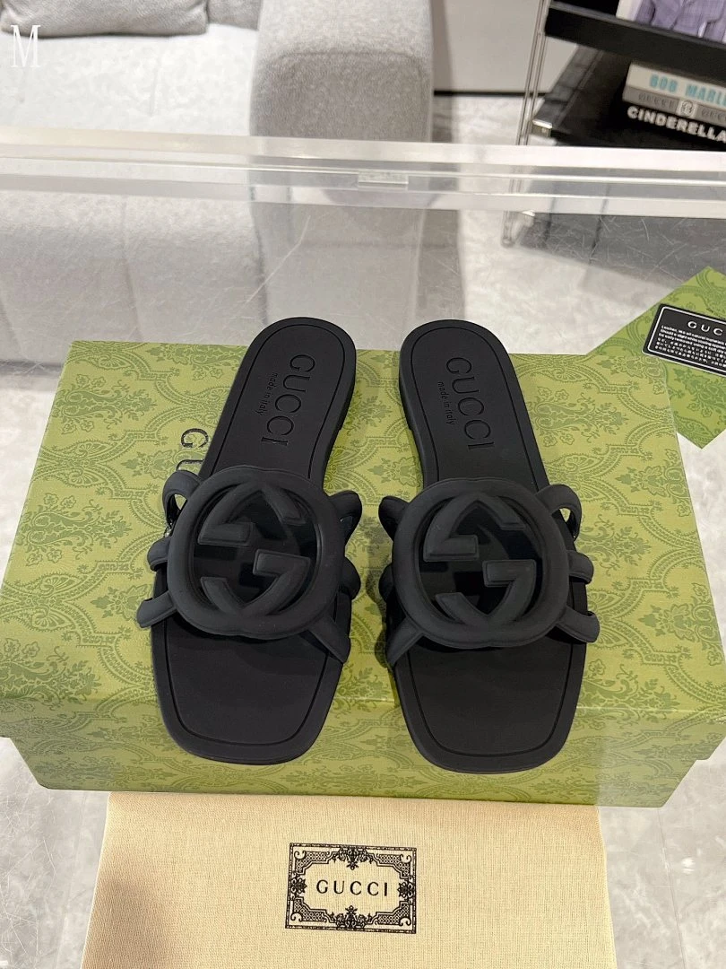 GG Interlocking G Rubber Slide - Black - image